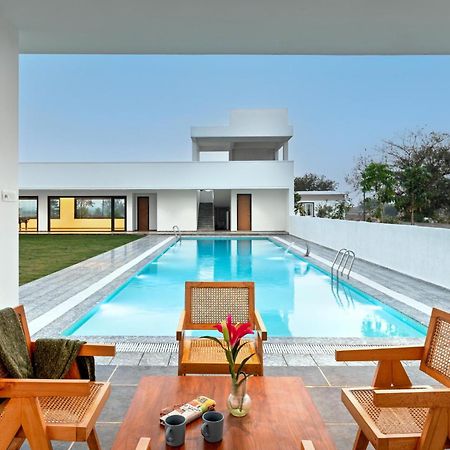 Stayvista At Aj House With Pvt Pool & Projector Set-Up Hyderabad Luaran gambar
